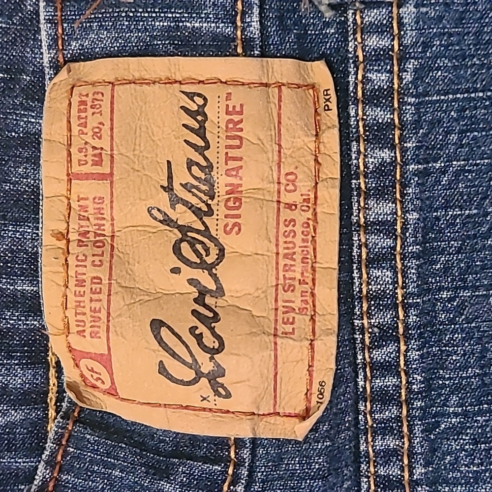 Levi Strauss stretch boot cut misses size 8 short jeans